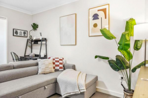 504 Stylish City Apartment